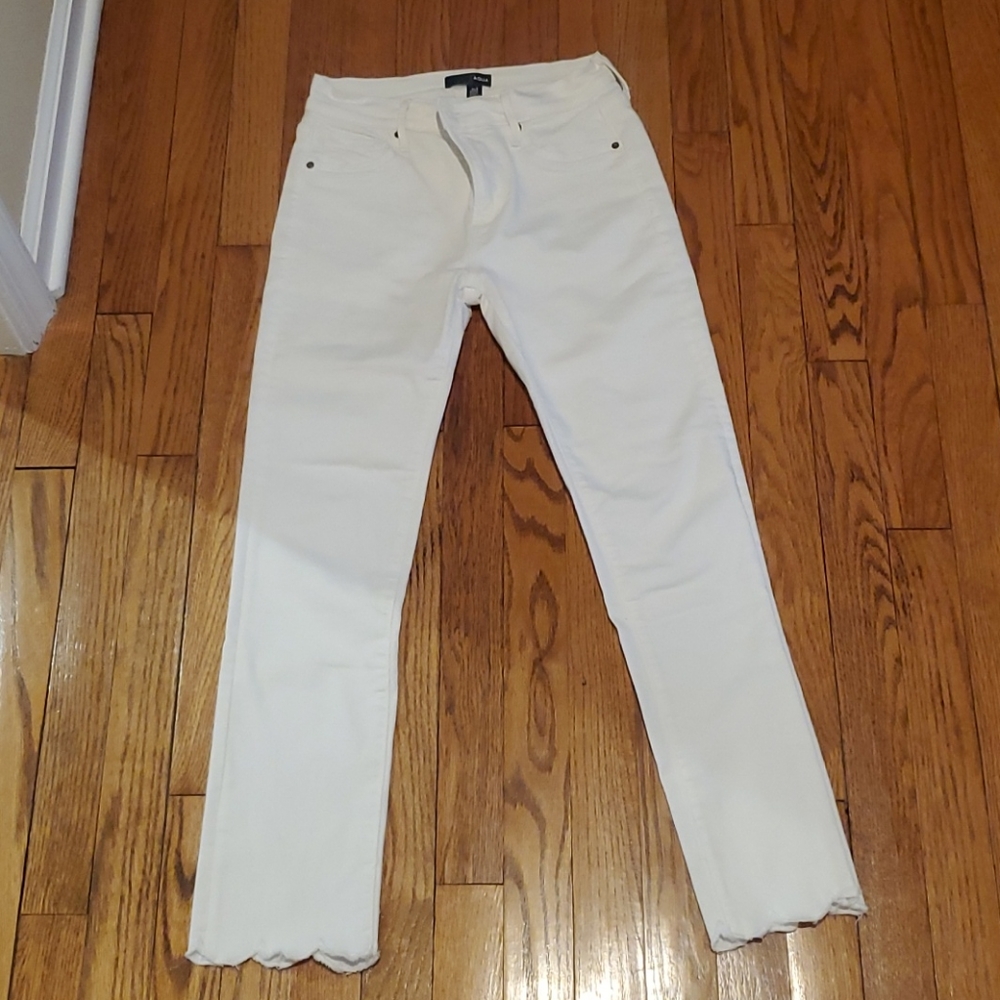 Aqua by Bloomingdale's white ankle scallop jeans